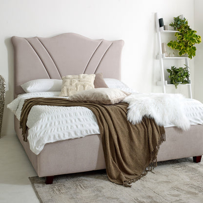 Amelia Bed