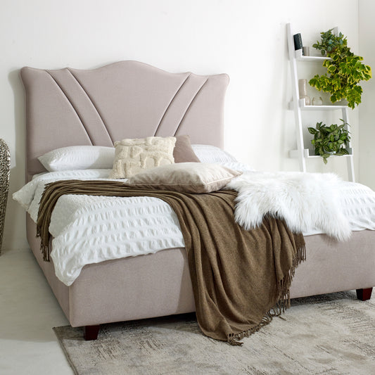 Amelia Bed