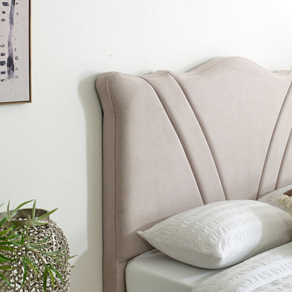 Amelia Bed